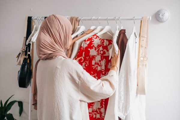Jasa Desain Hijab Printing: Solusi Hijab Custom yang Unik dan Eksklusif